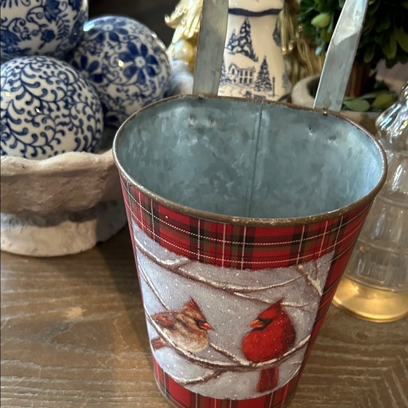 MEW! Winter Holiday Red Plaid Cardinal Bird Metal Wall Vase Bucket - Picture 3 of 10